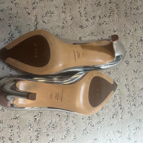 Inez Alta Silver Metallic Heels - Picture 5 of 7